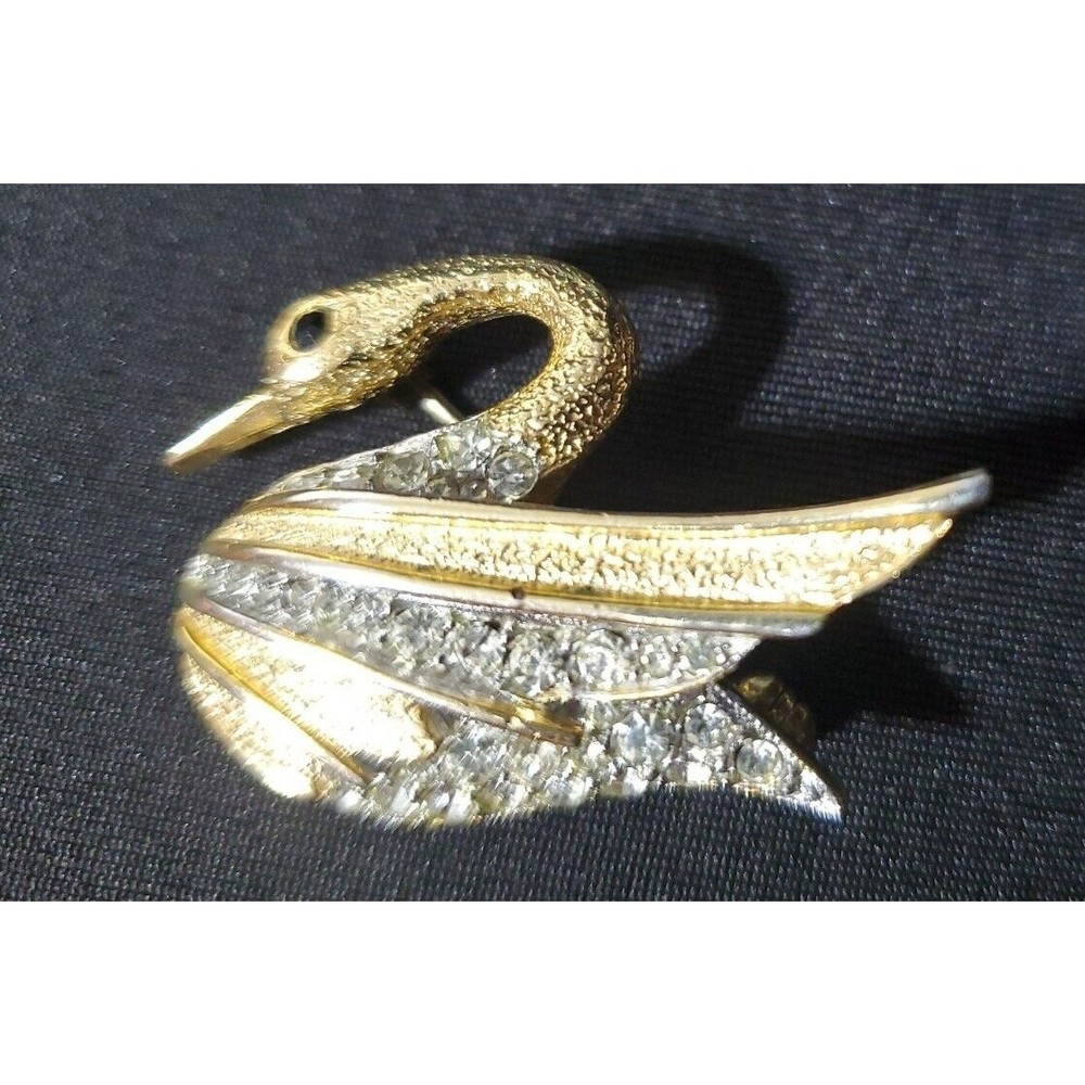 Vintage Gold Tone Black Eyed Rhinestone Swan Brooch Pin